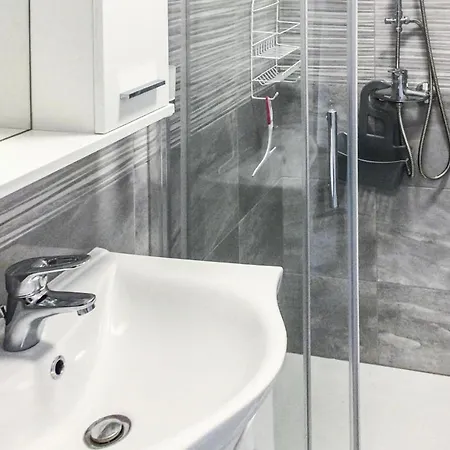 2 Bedroom Cozy In * Mali Lošinj